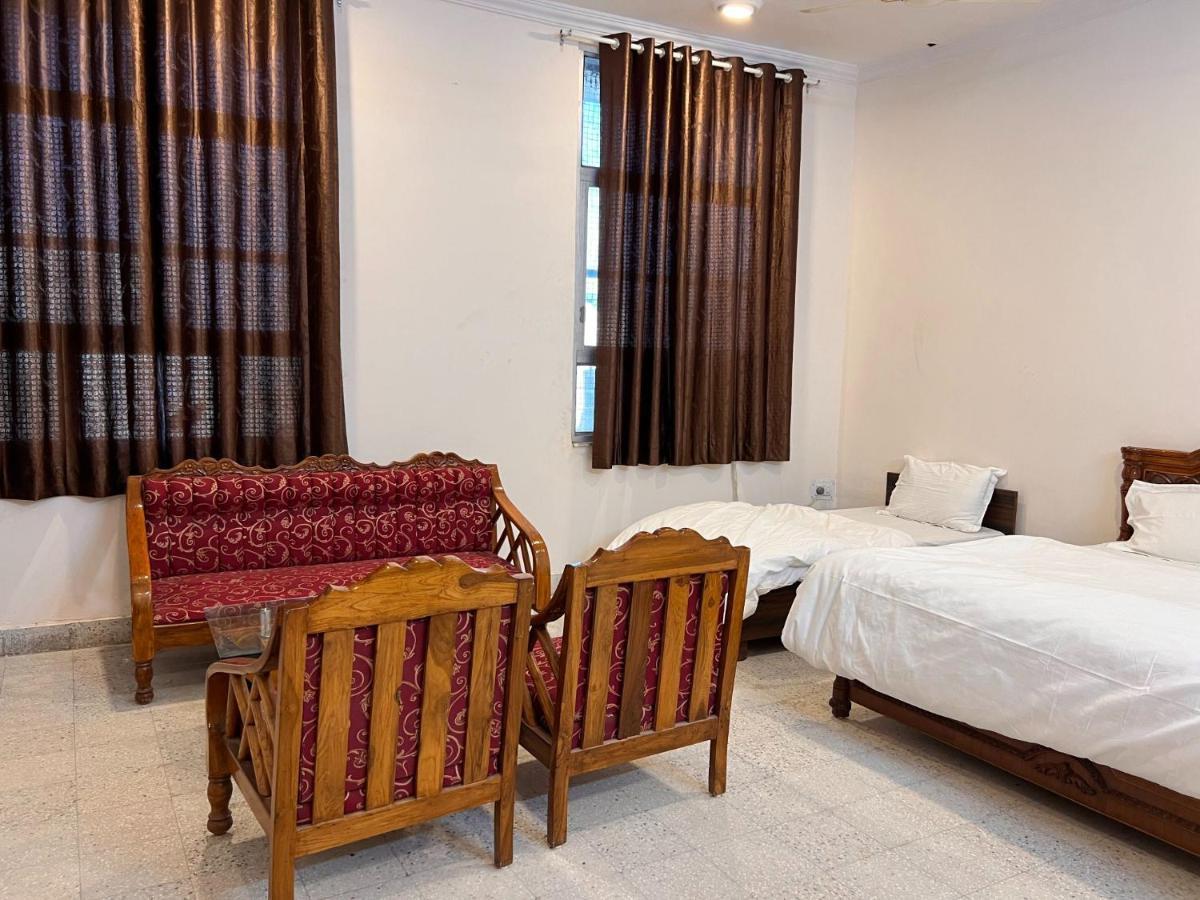 The Patel Stadium Hotel 1 Km From Bus Stand And 2 Km From Railway Station 阿杰梅尔 外观 照片