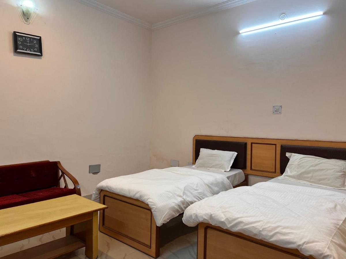 The Patel Stadium Hotel 1 Km From Bus Stand And 2 Km From Railway Station 阿杰梅尔 外观 照片